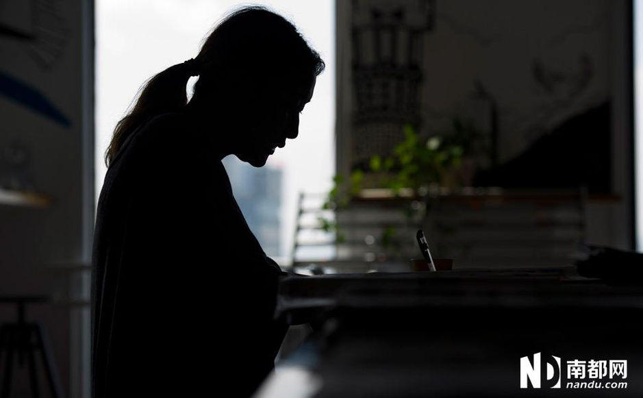 24岁美女副总称ktv谈业务被迷奸(图)