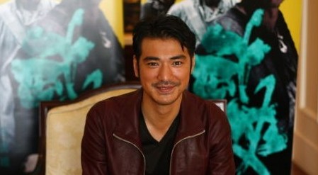 金城武遇中年危机恐秃头 网友感叹:回不去了