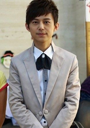 网曝 何炅加盟青海卫视  回归老本行主持亲子节