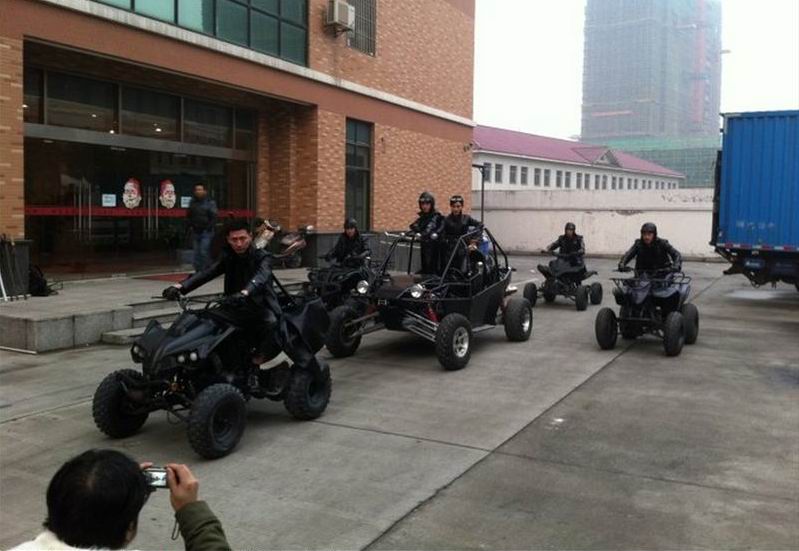 国产抗战神剧乱造历史 抗战时装备超电影蝙蝠