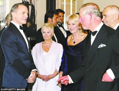 英皇室助阵007新片首映影片内地明年1月引进