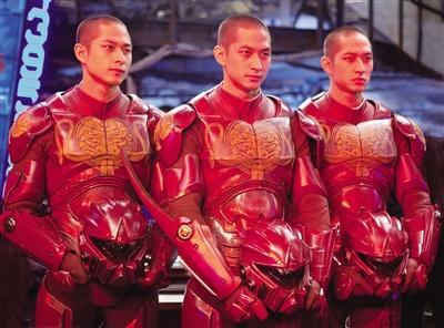 《环太平洋》刘氏三胞胎引关注 中国装甲最抢