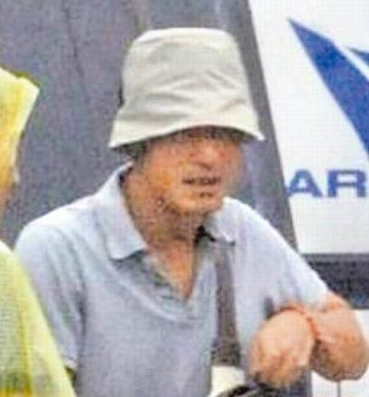 金城武渔夫帽便装亮相北京 媒体：很像收银员(图) 