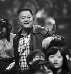 李宇春父母现身女儿演唱会 其母酷似朴槿惠(图)