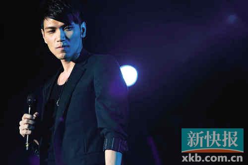 杨宗纬指萧敬腾泼粪事件系炒作 与老萧经纪人网上掐架