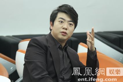 郎朗疑回应情变:哥伦比亚大学出明星女友?可笑!