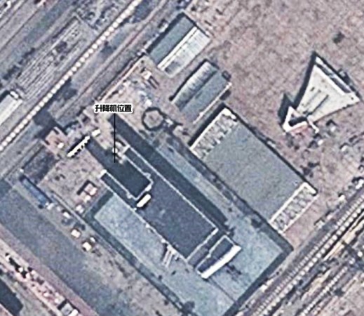 英媒称卫星照片显示中国建国产航母 或致中国
