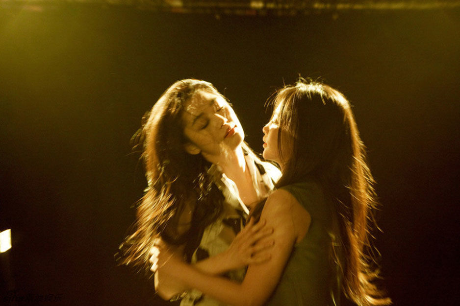 李冰冰全智贤昔日亲密戏曝光