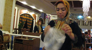 维吾尔族一家人