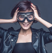 冯馨瑶曝黑色系性感写真