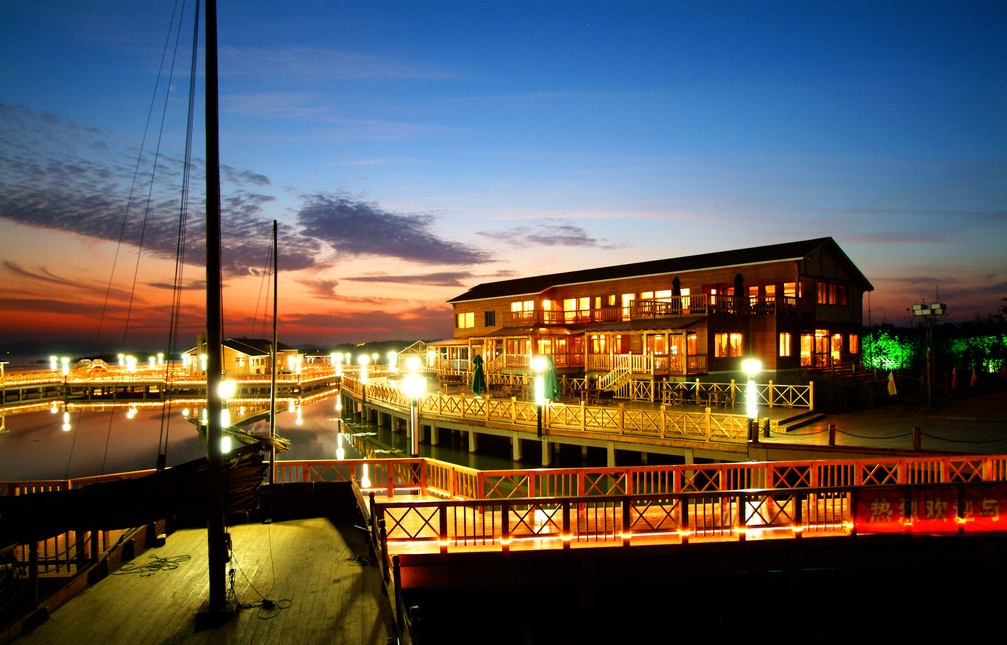 苏州GDP追上海_苏州gdp突破2万亿图片(3)