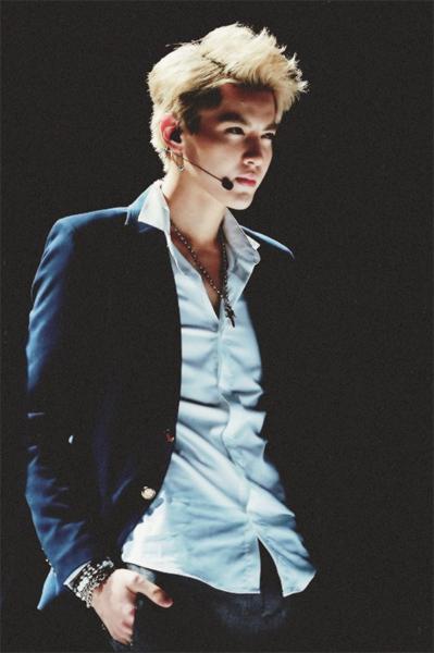 传吴亦凡将加盟浙江跨年 或与跑男团互撕名牌