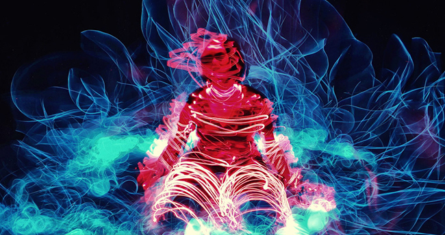 摄影师创作光影涂鸦 展示现代人挫折与沮丧感