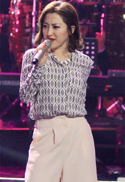 金美儿《给我一个吻》