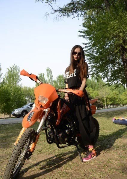 《来吧灰姑娘》选手遭扒皮 汶川幸存女竟是炫