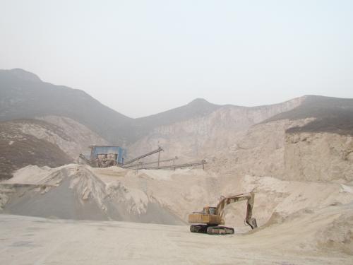 陕西:采石厂疯狂炸山采石