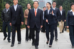 宋楚瑜拜谒黄花岗七十二烈士陵园