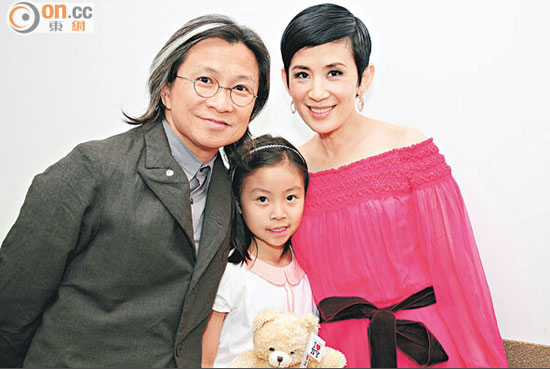 吴君如自曝女儿伶牙俐齿 教导演爸爸拍戏