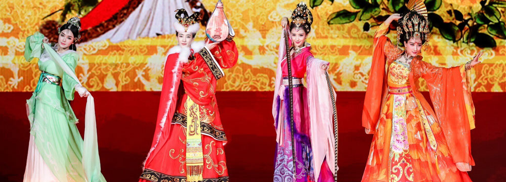 “春晚四美”亮相央视元宵晚会 上演《国色天香》