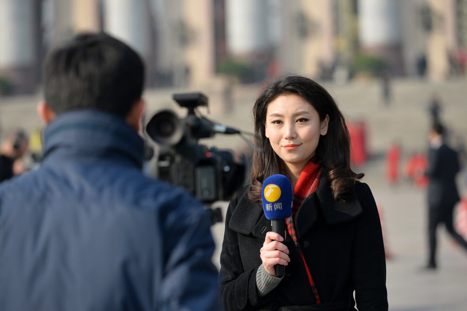 出镜的<em>美女记者</em>_<em>资讯</em>频道_凤凰网