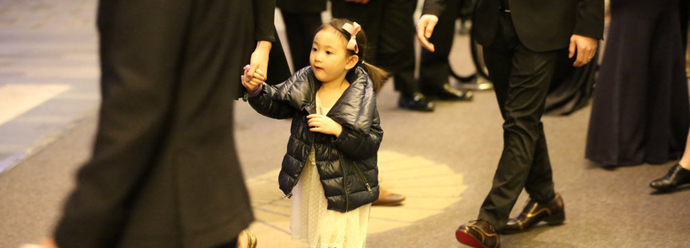 “萌神”奥莉随李小鹏出席劳伦斯奖典礼 成红毯焦点