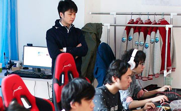 从游戏回到现实：人皇Sky退役后的生活