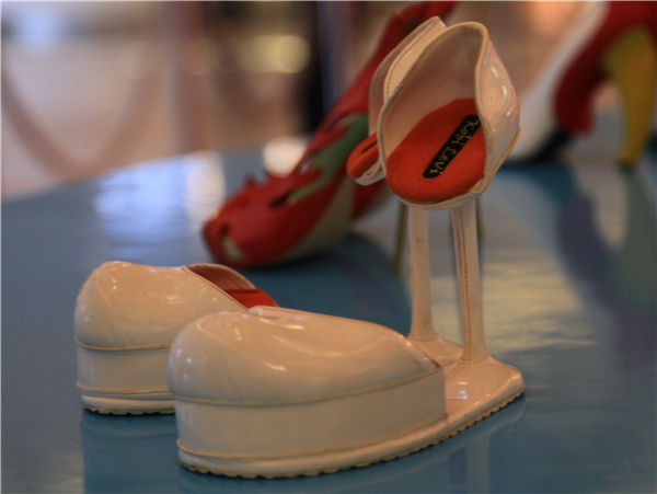 国际著名鬼才鞋履设计师Kobi Levi情迷高跟鞋