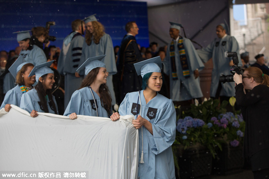 扛着床垫反性侵-明媚<em>女性网</em>
