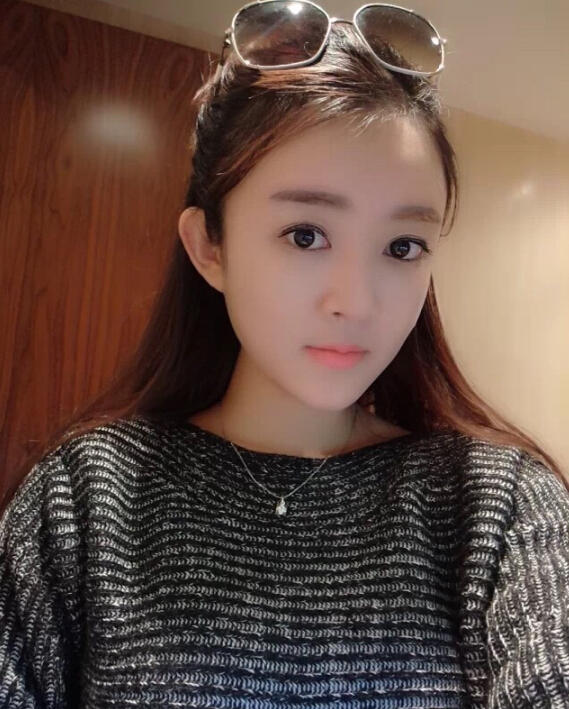 最美大学生英文 2693176a1cd6a1e_size70_w569_h709.jpg