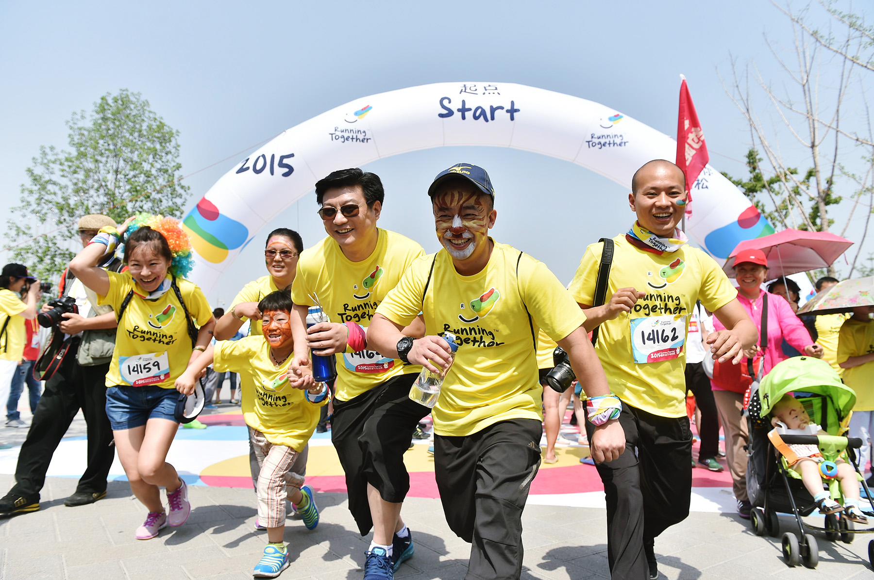 蓝爸爸潘石屹、张朝阳、魏江雷为孤独症儿童