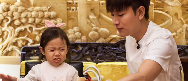 《爸爸回来了》