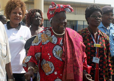 奥巴马95岁奶奶到首都迎接孙子