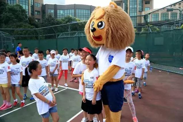 上海网球大师赛青少年网球体验日活动火热展开