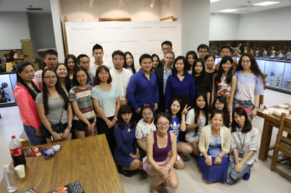 《笔下<em>危情</em>》导演Livi:我用自己的方式征服好莱