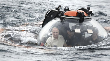 普京乘坐特殊潜水艇赴克里米亚 深潜探百年沉船 