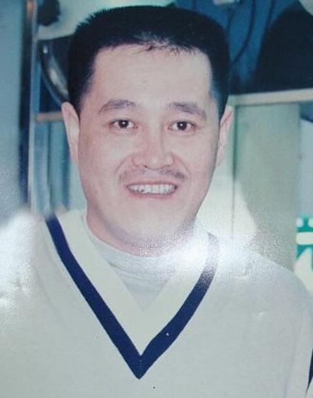 赵本山年轻旧照曝光 笑容淳朴自认英俊潇洒|赵本山_凤凰娱乐