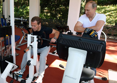 俄罗斯总统总理相约健身