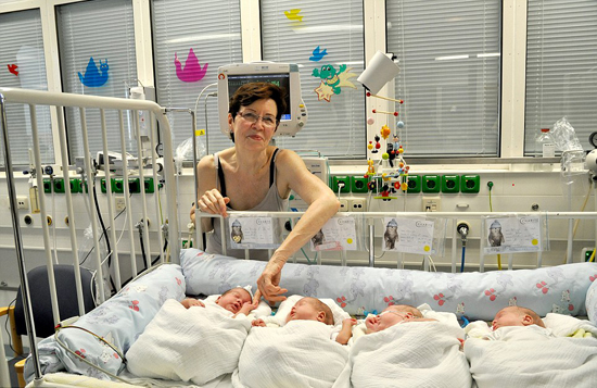 65岁德国妇女生四胞胎刷新世界纪录 此前已有