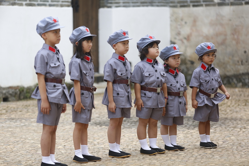 《爸爸去哪儿》江西开启红军之旅 萌娃接受军