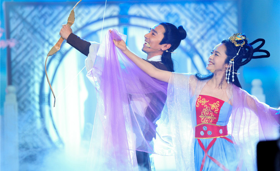 《快乐大本营》中秋特辑众星下凡 唐嫣姚晨古