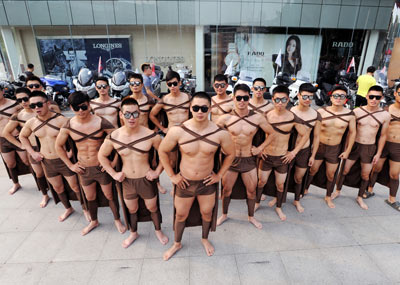 国产“斯巴达勇士”现身街头