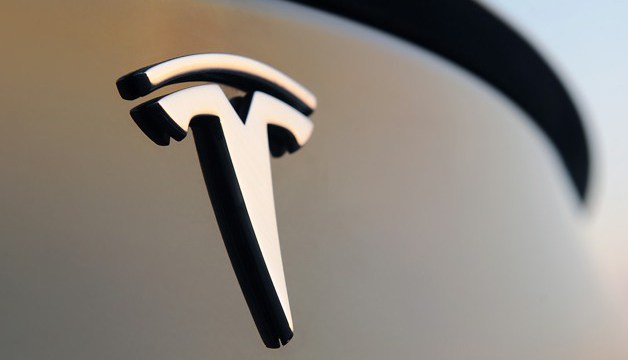 特斯拉自动驾驶关键时刻救命 安全性能有所提高