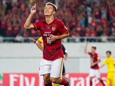 足球运动员收入_中国足球明星收入(3)