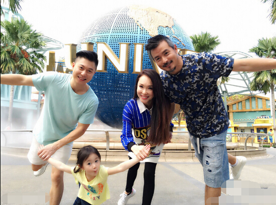 李小鹏奥莉新加坡游 范文芳夫妇陪同(图)|李小