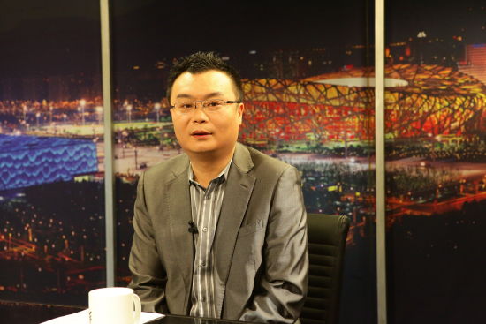 11月19日,石述思做客防城港,讲述改革背景下经济发展新机遇