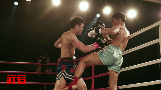 子弹飞世界世界极限格斗赛-计县转身后蹬KO日本选手