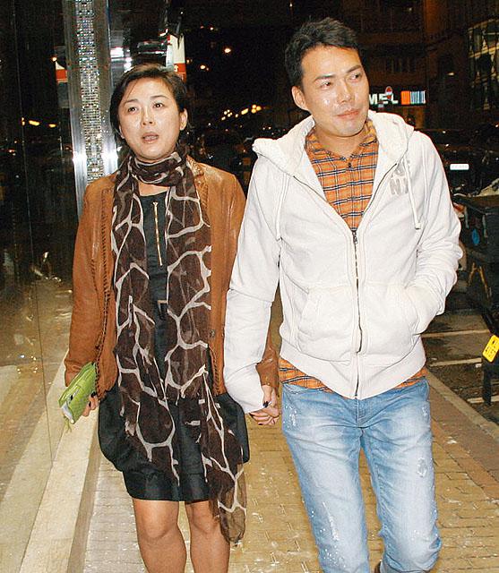 现年48岁的香港艺人谢天华(laughing哥),去年老婆终于诞下儿子,所以