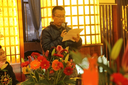 大众阅藏网主任,河北佛学院教务主任杨新宇博士发言(图片来源:凤凰