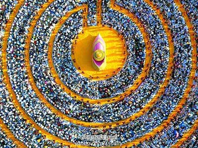 泰国法身寺办苦行活动 僧侣绕圈行走场面壮观|泰国|法身寺_凤凰佛教