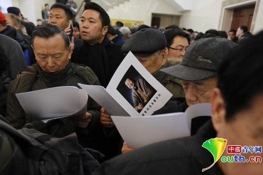 粟裕夫人遗体告别式举行 习近平送花圈(组图)